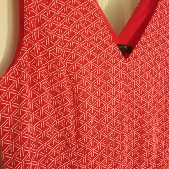 Banana Republic V-Neck Pleated Dress - Picture 2 of 5